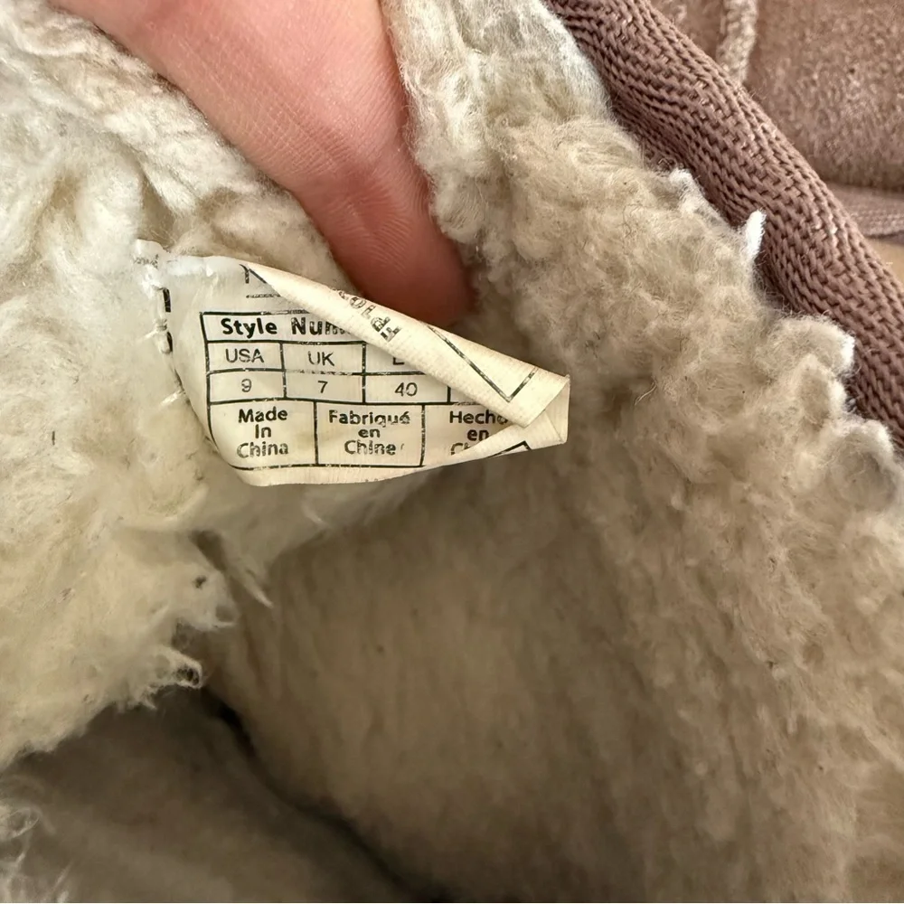 Koolaburra Cozy Winter Boots with Fur Lining, Size 9